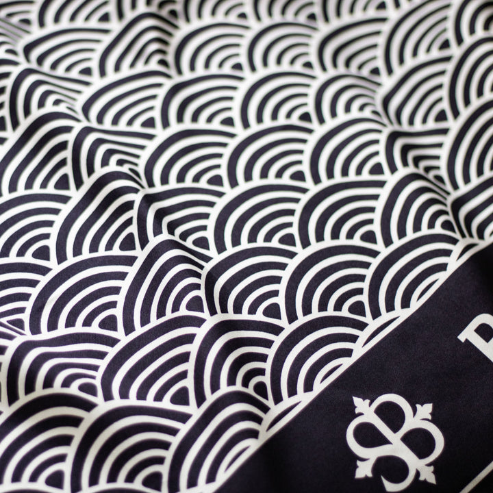Kanagawa Motif Night Blue Scarf
