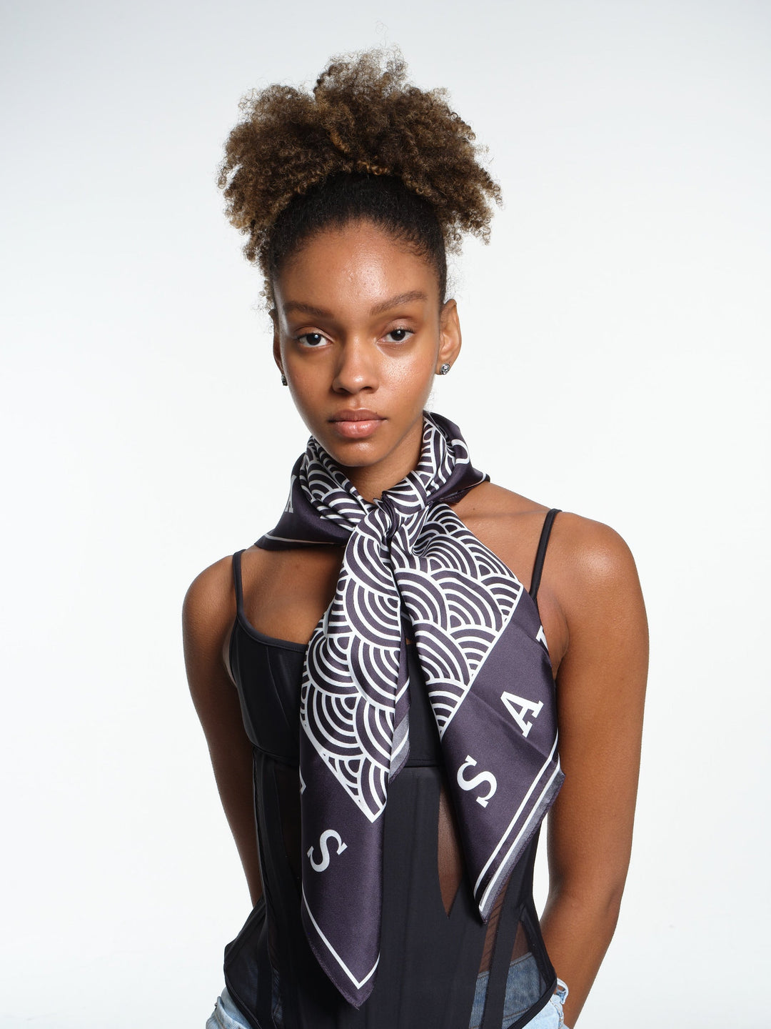 Kanagawa Motif Night Blue Scarf
